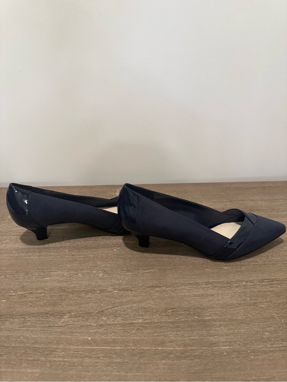 Anne Klein Navy Pointed-Toe Kitten Heel Pumps | Good Used Condition